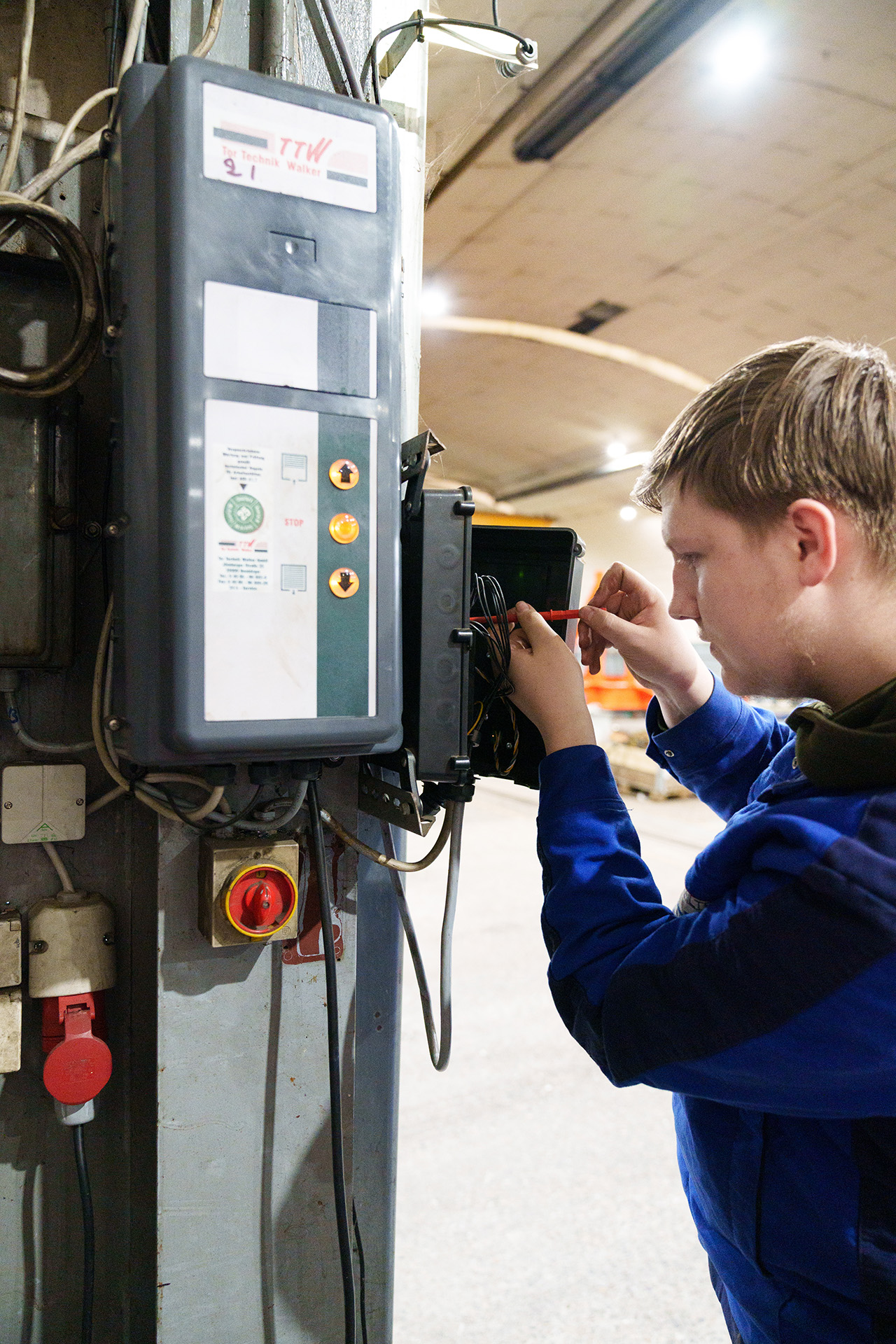 Elektriker Mechatroniker-01235